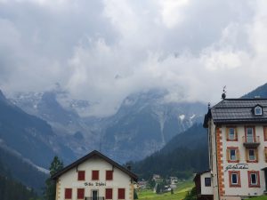 Foto aus „Beeindruckende Serpentinen: Stelvio – das Stilfserjoch“