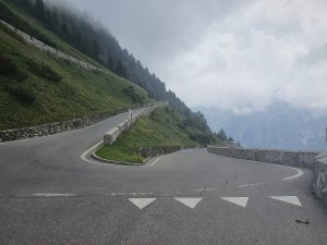 Foto aus „Beeindruckende Serpentinen: Stelvio – das Stilfserjoch“