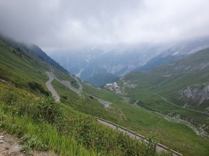 Foto aus „Beeindruckende Serpentinen: Stelvio – das Stilfserjoch“
